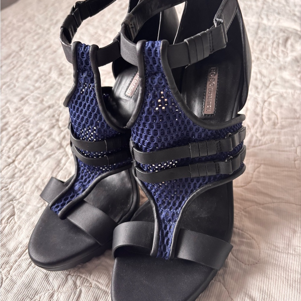 BCBGeneration Black & Navy Strappy Mesh Heels Size 10 NWT Statement Pumps